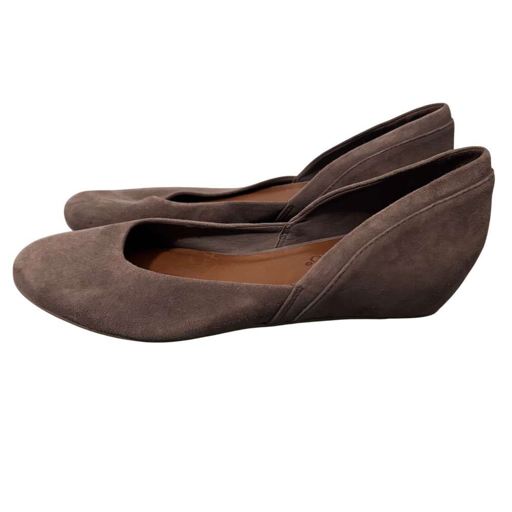 BERNARDO Nakita Suede Hidden Wedge Flats Womens Size 5.5 Taupe Minimalist Earthy